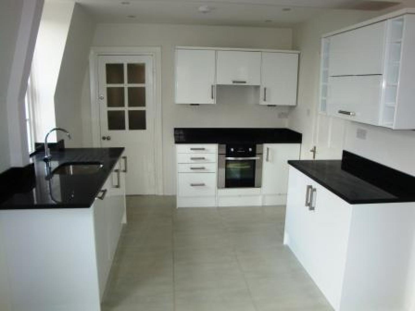 			STUNNING NEW REFURB IN THE HEART OF HAMPSTEAD, 2 Bedroom, 1 bath, 1 reception Flat			 Greenhill, HAMPSTEAD